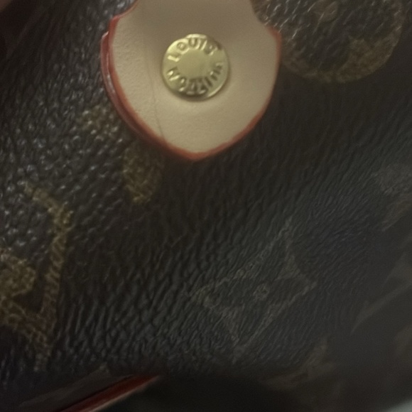 Gorgeous Handbag - Picture 11 of 16